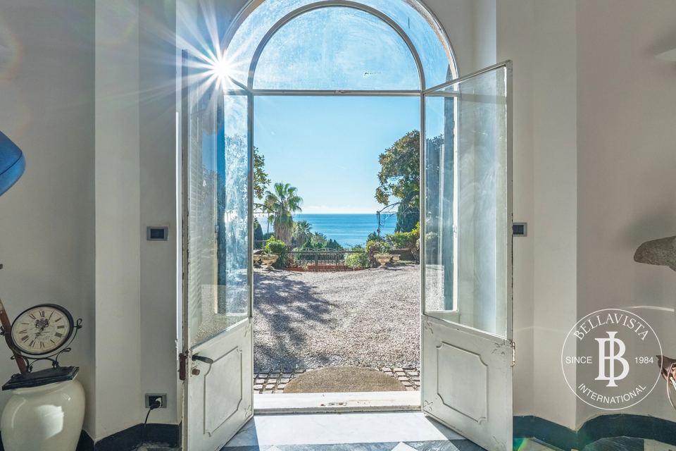 A Timeless Masterpiece: Panoramic Villa Between Green and Blue — 7