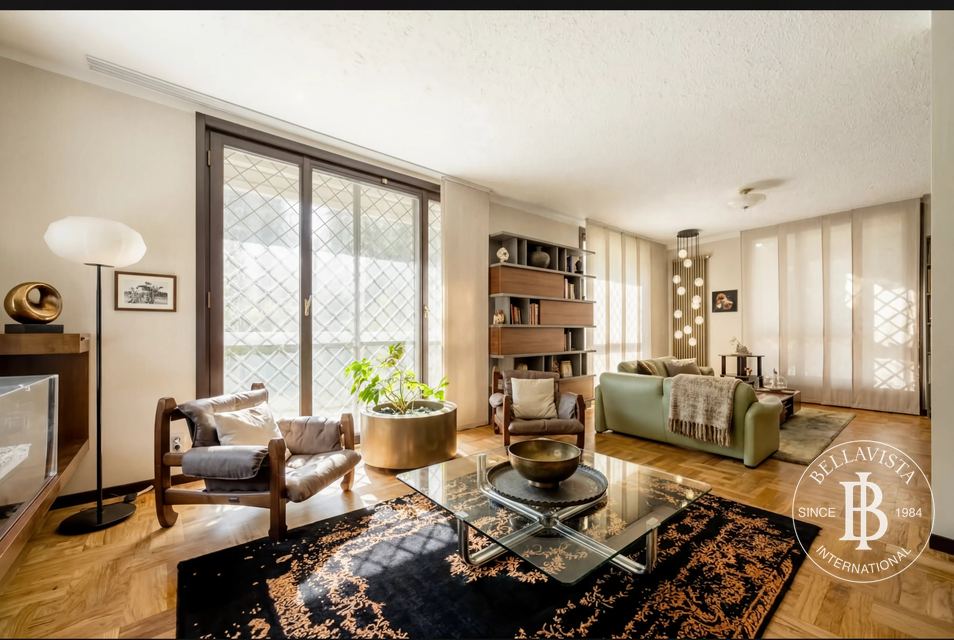 Timeless elegance surrounded by nature – Exclusive villa in the Como area — 12