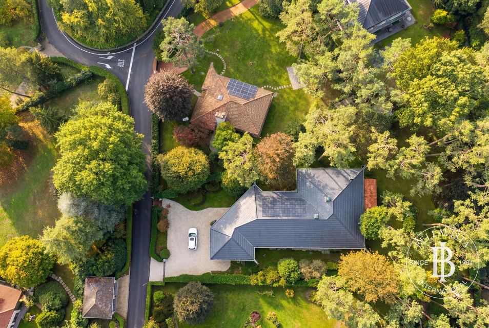 Timeless elegance surrounded by nature – Exclusive villa in the Como area — 4