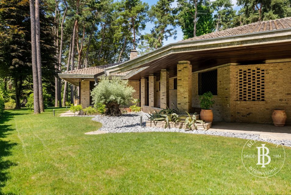 Timeless elegance surrounded by nature – Exclusive villa in the Como area — 6