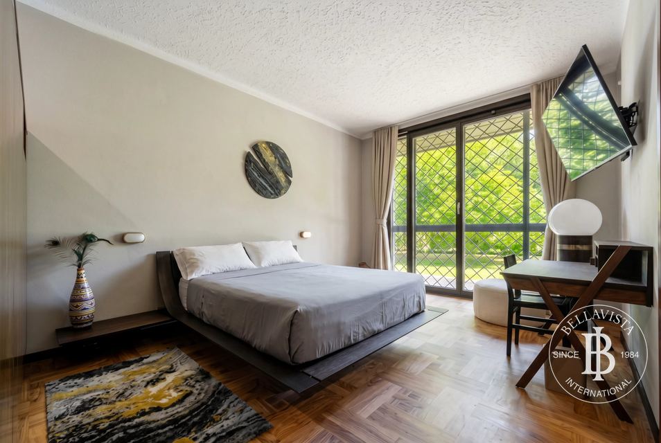 Timeless elegance surrounded by nature – Exclusive villa in the Como area — 10