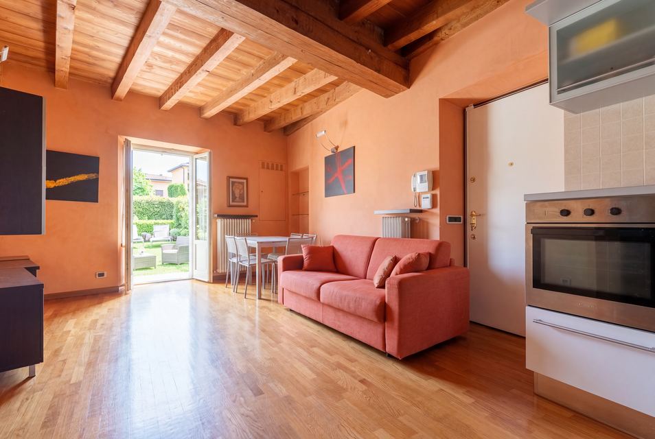 Furnished Apartment for Rent in the Heart of the Historic Center of Como — 2