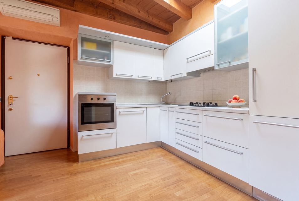 Furnished Apartment for Rent in the Heart of the Historic Center of Como — 9