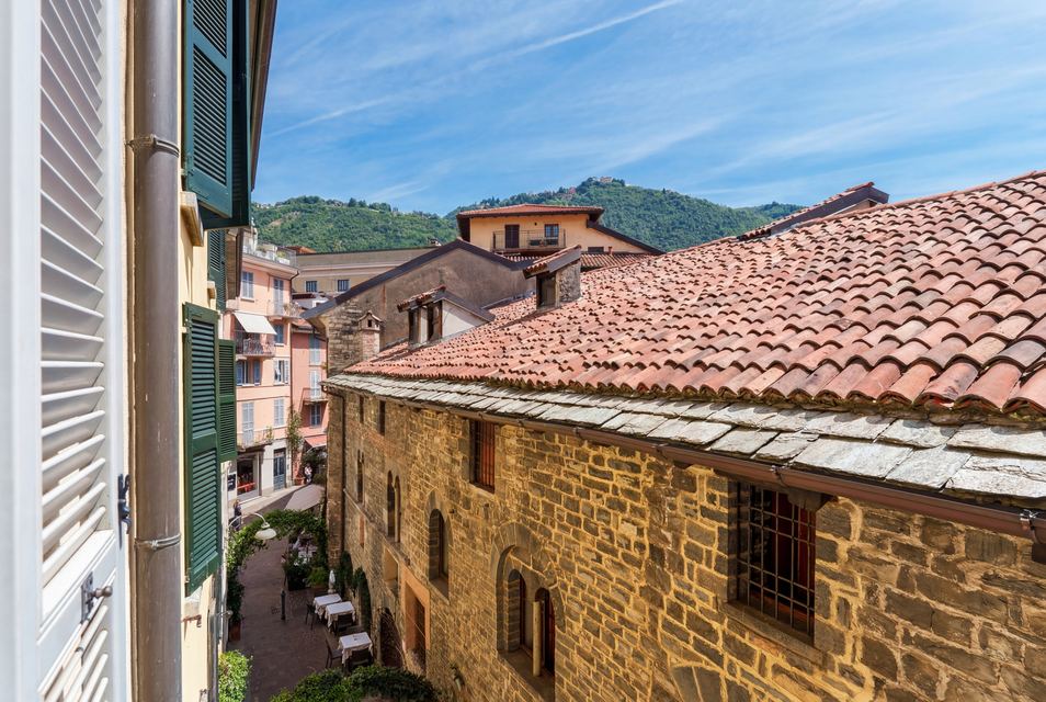 Furnished Apartment for Rent in the Heart of the Historic Center of Como — 10