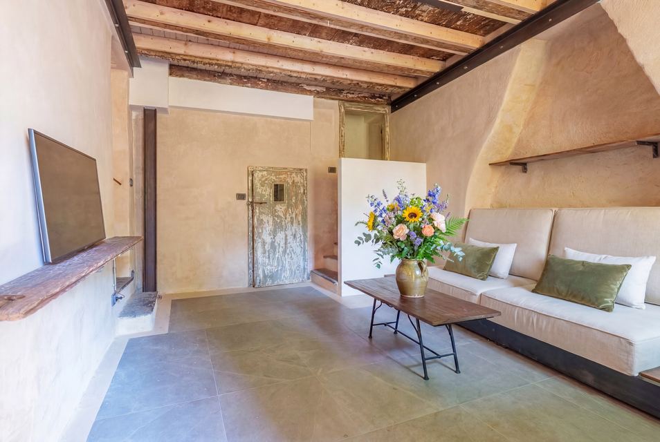 Exclusive Townhouse in the Historic Village of Torno Lake View and Private Garage — 11
