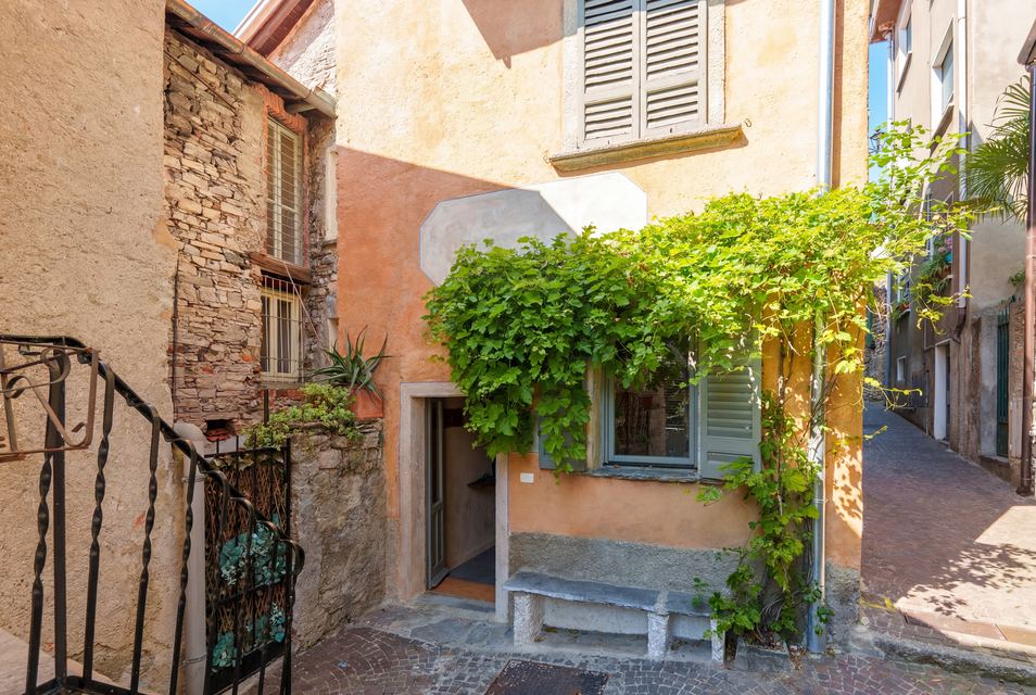 Exclusive Townhouse in the Historic Village of Torno Lake View and Private Garage — 7