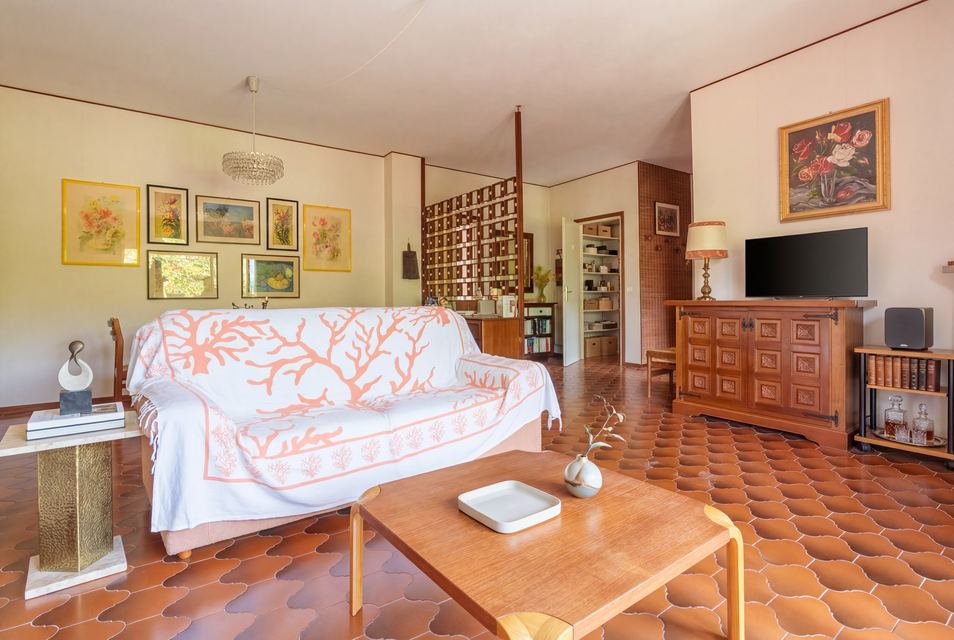 Panoramic Three-Room Apartment with Fireplace, Garage, and Cellar in Cremeno - Valsassina — 7