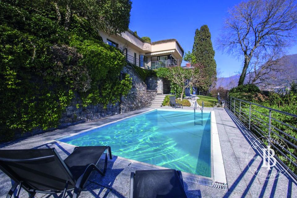 AFFITTO Villa La Reina del Norte con piscina privata e vista panoramica sul Lago di Como — 1