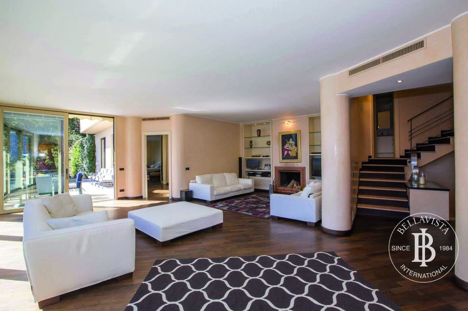 AFFITTO Villa La Reina del Norte con piscina privata e vista panoramica sul Lago di Como — 12