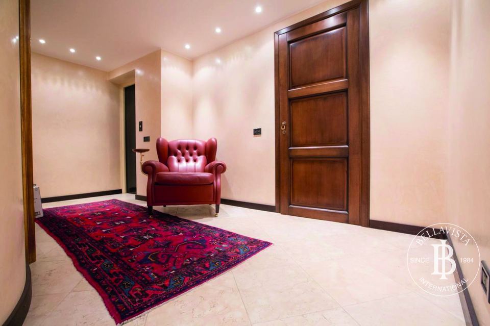 AFFITTO Villa La Reina del Norte con piscina privata e vista panoramica sul Lago di Como — 10