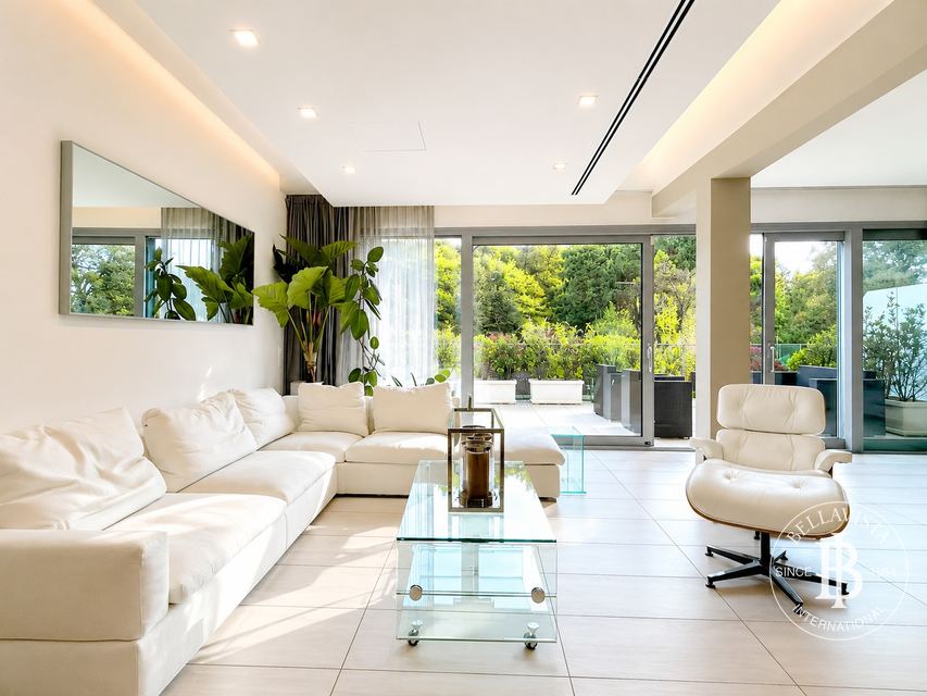 Furnished 4.5-Room Penthouse with Pool, Tennis Court and large terraces — 2