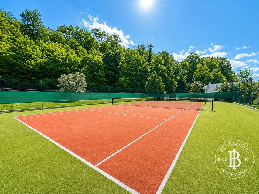 Furnished 4.5-Room Penthouse with Pool, Tennis Court and large terraces — 9