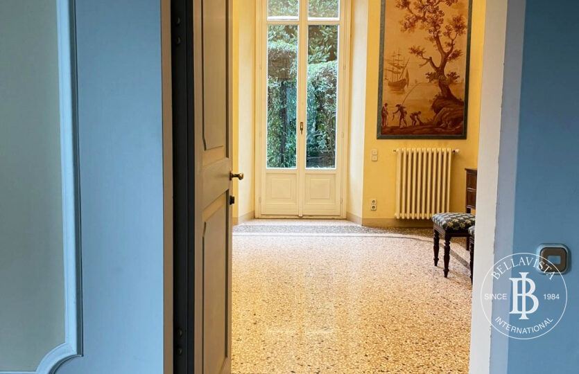 TO RENT Prestigious Apartment in a Historic Villa with Private Garden in Como — 6