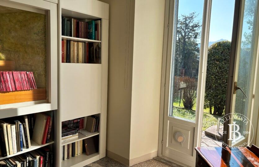 TO RENT Prestigious Apartment in a Historic Villa with Private Garden in Como — 10