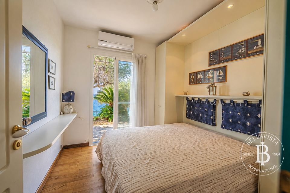 Villa with Pool for Sale in Sanremo, Close to the Sea — 6