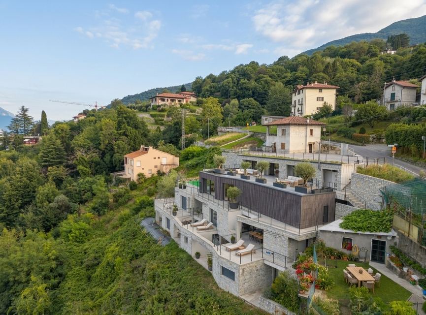 Elegant Apartment with Panoramic Terrace, Shared Swimming Pool with Lake Como Views, Furnishings Included — 6