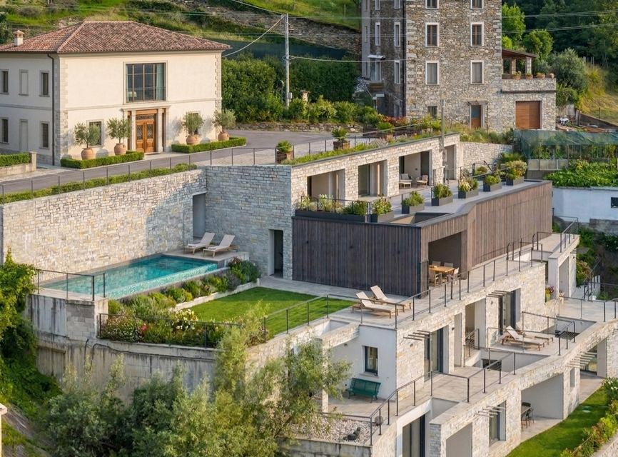 Exclusive Penthouse with Panoramic Terrace and Shared Swimming Pool Overlooking Lake Como — 1