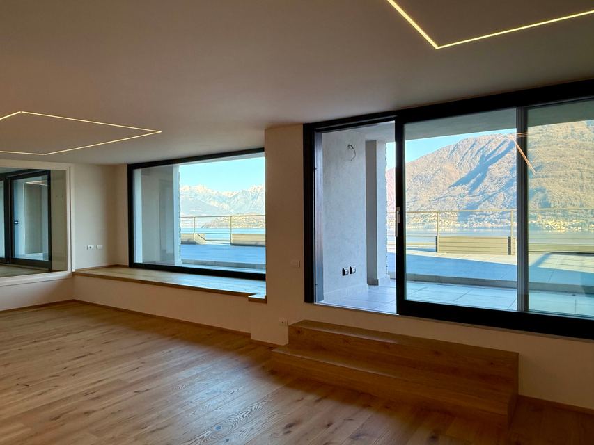 Exclusive Penthouse with Panoramic Terrace and Shared Swimming Pool Overlooking Lake Como — 7