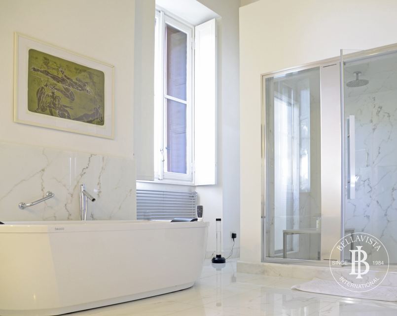 Period villa with a centuries-old park overlooking Lake Lugano — 10
